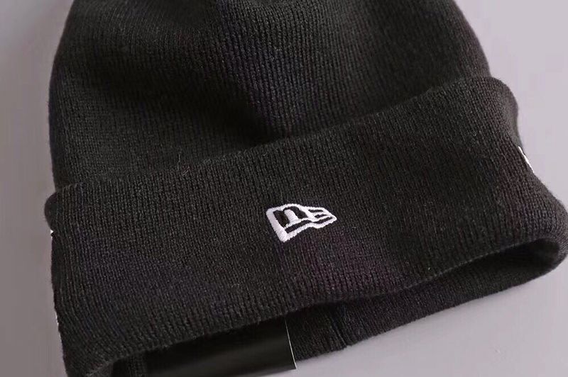 SUPREME New Era Beanie